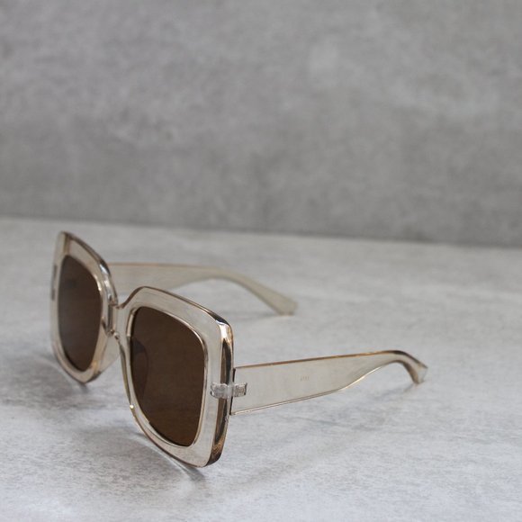 Clear/Tan Wide Frame Rectangle oversized Sunglasses - Picture 2 of 7